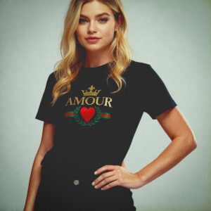 camiseta feminina romântica casual amour minimalista