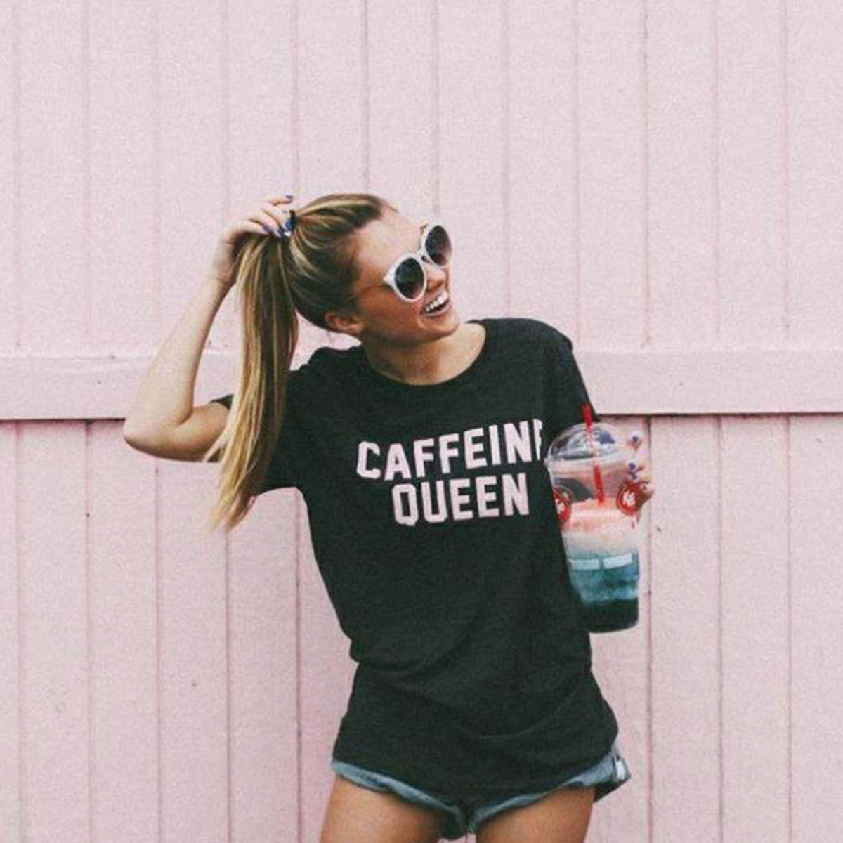camiseta feminina caffeine queen – t shirt estilosa em algodão premium camiseta feminina caffeine queen – t shirt estilosa em algodão premium