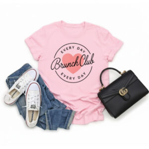 camiseta feminina rosa bebê brunch club — 100% algodão premium